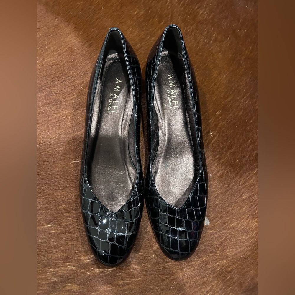 Amalfi By Rangoni Black Patent Leather Textured Wedges Womenโs Size 9